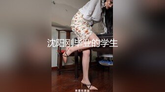 奶茶店女厕蹲守 戴贝雷帽闷骚小靓妹 两片鸡冠状肉唇上的毛全刮光了